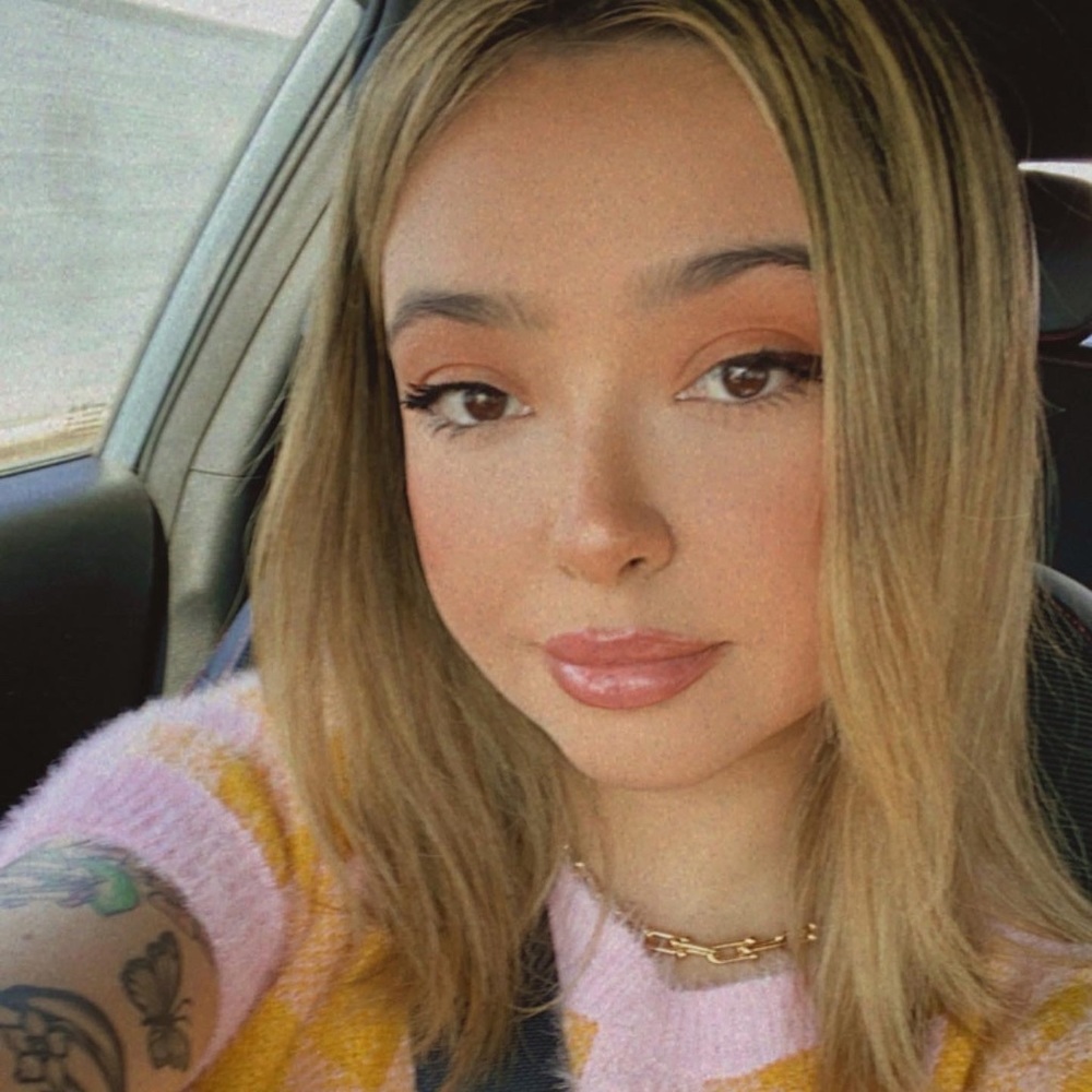 Meet your Posher, Iris